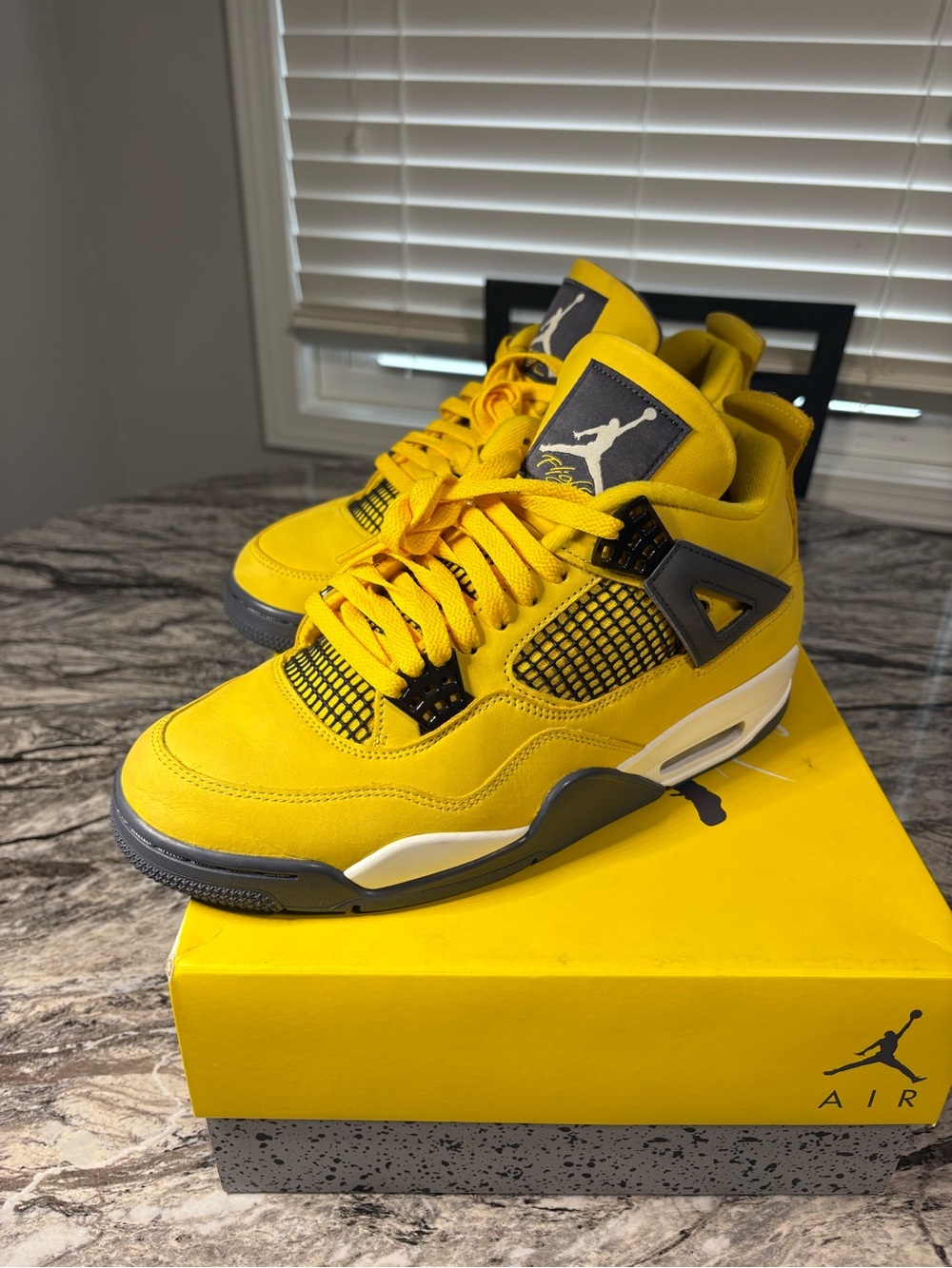 Air Jordan Retro 4 Mens “Lightning “ Yellow and Gray Sneakers size 10 - Picture 2 of 15